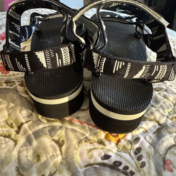 TEVA Midform Universal Sandal - Picture 3 of 8